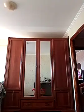 LaraDiva7799 online show from September 27, 2025, 7:25 am