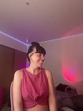 MaciiMayy online show from July 16, 2026, 11:02 pm