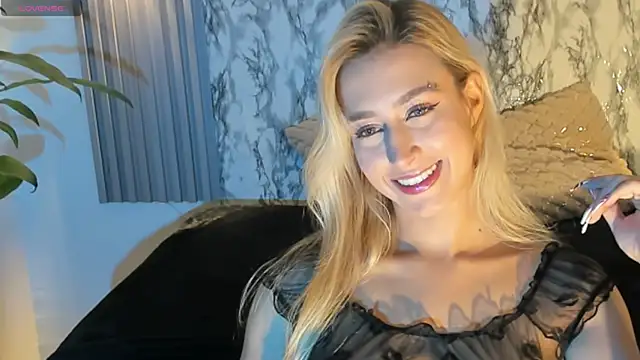 Snapshot of Dulcinea_2 chatting on November 11, 2025, 7:08 pm Dulcinea 2 online show from November 11, 2025, 7:08 pm