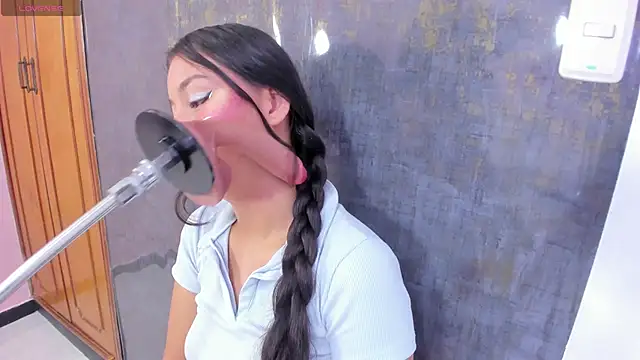 Snapshot of mia_celezte chatting on November 13, 2025, 11:58 am mia celezte online show from November 13, 2025, 11:58 am