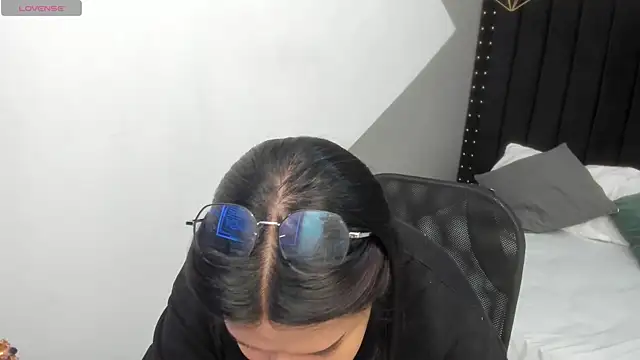 mayukim online show from November 6, 2025, 11:47 am