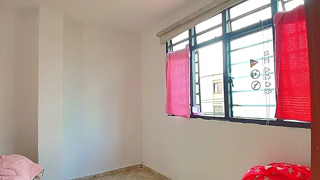 Julieta Rose19 online show from September 25, 2025, 8:37 pm