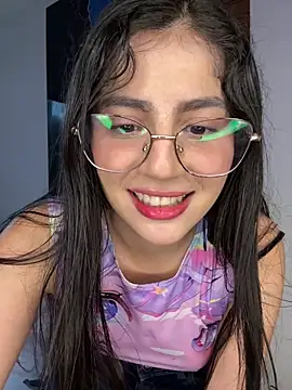Snapshot of Julieta_Rose19 chatting on May 13, 2026, 2:29 am Julieta Rose19 online show from May 13, 2026, 2:29 am