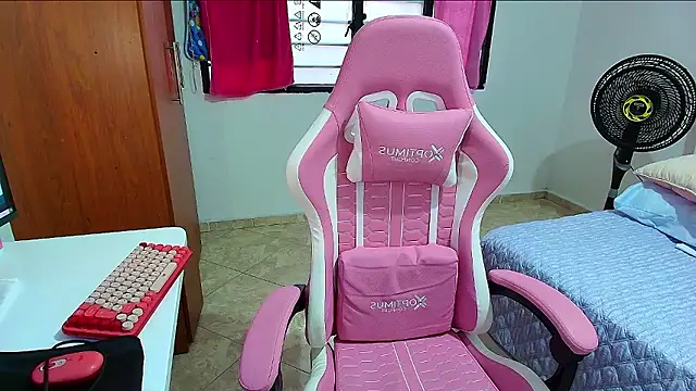 Julieta Rose19 online show from October 11, 2025, 10:11 pm