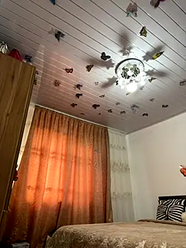 Snapshot of Giullyaxx chatting on November 6, 2025, 9:02 am Giullyaxx online show from November 6, 2025, 9:02 am