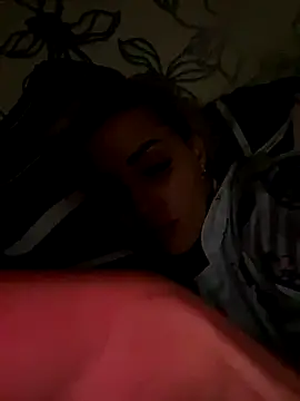 Snapshot of Giullyaxx chatting on October 5, 2025, 9:16 pm Giullyaxx online show from October 5, 2025, 9:16 pm