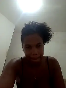 Snapshot of PrettahSantos chatting on December 16, 2025, 7:18 pm PrettahSantos online show from December 16, 2025, 7:18 pm