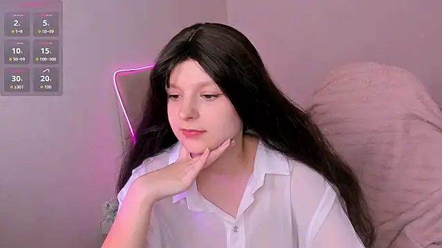 Snapshot of AishaAysitt chatting on October 7, 2025, 9:21 am AishaAysitt online show from October 7, 2025, 9:21 am