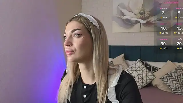 Snapshot of Alice_Cutieee chatting on October 2, 2025, 10:18 am Alice Cutieee online show from October 2, 2025, 10:18 am