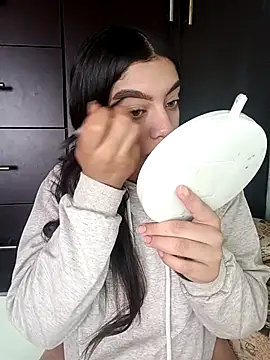 Snapshot of tamy_01 chatting on October 15, 2025, 2:14 pm tamy 01 online show from October 15, 2025, 2:14 pm