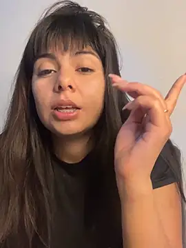 Bulma04 online show from October 10, 2025, 3:51 am