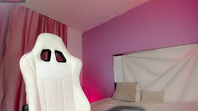 Snapshot of Isabela_saenz chatting on October 10, 2025, 3:18 am Isabela saenz online show from October 10, 2025, 3:18 am