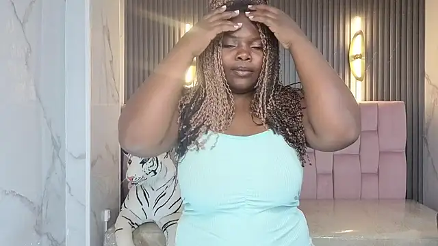 Snapshot of Soffia_b chatting on October 14, 2025, 3:07 am Soffia b online show from October 14, 2025, 3:07 am