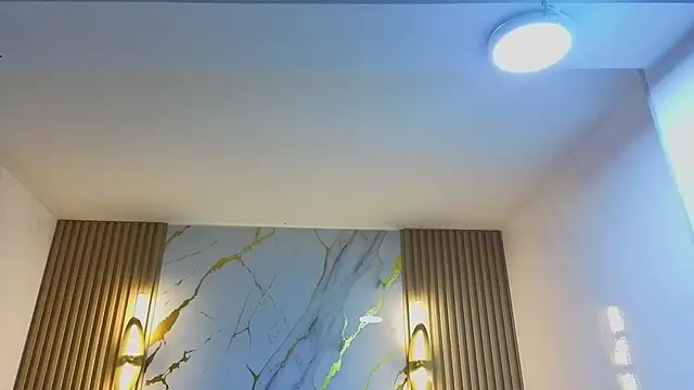 Soffia b online show from November 29, 2025, 7:58 pm