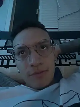 Snapshot of Johan_sb chatting on November 4, 2025, 5:55 am Johan sb online show from November 4, 2025, 5:55 am