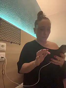 Snapshot of Reine_du_Vice84 chatting on February 18, 2026, 10:33 am Reine du Vice84 online show from February 18, 2026, 10:33 am