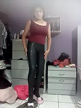 transreyna online show from September 29, 2025, 10:33 am