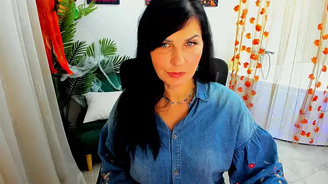 Snapshot of Moon_Veloure1 chatting on October 20, 2025, 4:47 am Moon Veloure1 online show from October 20, 2025, 4:47 am