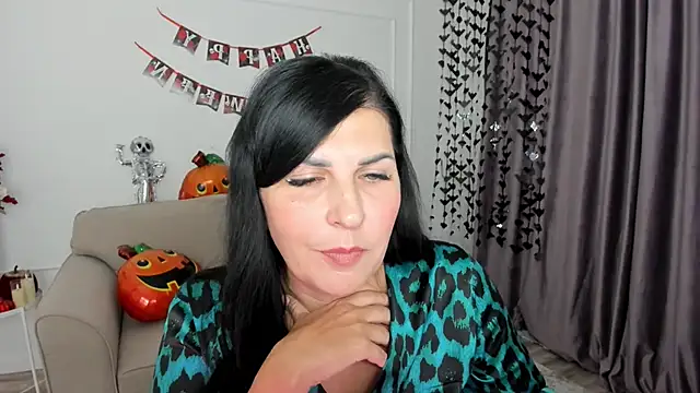 Snapshot of Moon_Veloure1 chatting on October 19, 2025, 3:31 am Moon Veloure1 online show from October 19, 2025, 3:31 am