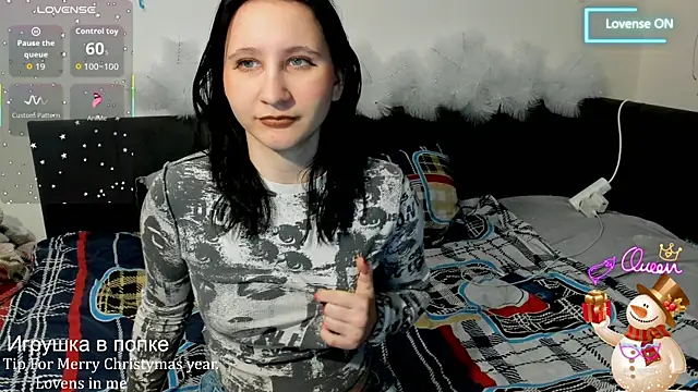 Snapshot of ChristinaFivePlus chatting on January 7, 2026, 11:43 pm ChristinaFivePlus online show from January 7, 2026, 11:43 pm