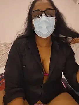 Snapshot of sexybolegirl chatting on June 30, 2026, 5:13 pm sexybolegirl online show from June 30, 2026, 5:13 pm