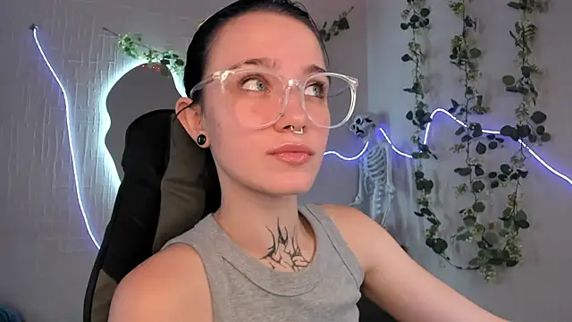 Snapshot of Elastikisss chatting on July 13, 2026, 4:34 am Elastikisss online show from July 13, 2026, 4:34 am
