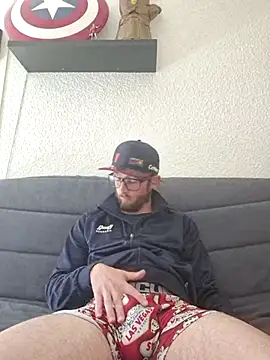 nymphomaniecouple online show from April 15, 2026, 9:48 am