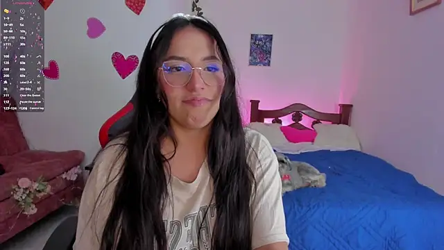 Snapshot of SophieLAmour chatting on September 28, 2025, 10:50 pm SophieLAmour online show from September 28, 2025, 10:50 pm