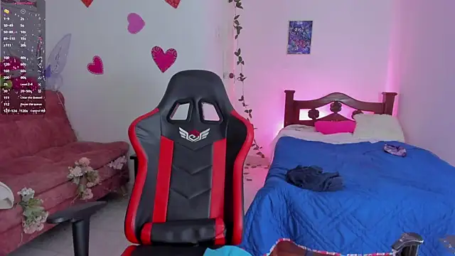 Snapshot of SophieLAmour chatting on October 3, 2025, 1:09 am SophieLAmour online show from October 3, 2025, 1:09 am