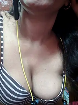 Snapshot of Sexy_Mahi69 chatting on October 5, 2025, 5:53 am Sexy Mahi69 online show from October 5, 2025, 5:53 am
