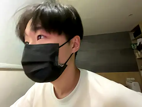 Yo155 online show from October 2, 2025, 4:54 pm