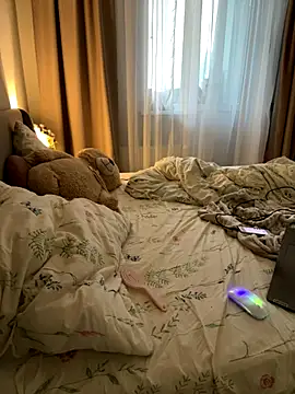 LinaViam online show from October 23, 2025, 11:31 am