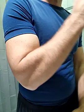 giovan2020 online show from December 18, 2025, 10:13 pm