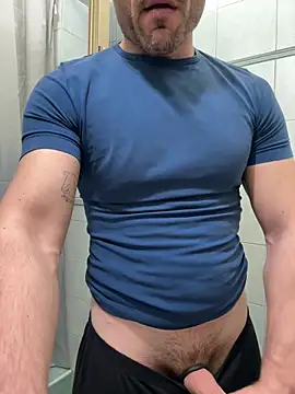 giovan2020 online show from February 20, 2026, 10:44 pm