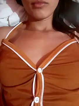 Snapshot of magrinha_hot chatting on October 12, 2025, 3:41 am magrinha hot online show from October 12, 2025, 3:41 am