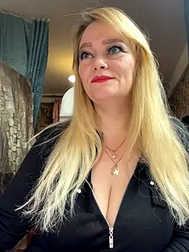 Snapshot of Sweet-blonde chatting on November 17, 2025, 12:31 pm Sweet-blonde online show from November 17, 2025, 12:31 pm