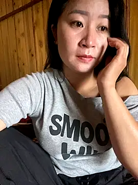 Snapshot of violet-00 chatting on October 14, 2025, 12:55 am violet-00 online show from October 14, 2025, 12:55 am