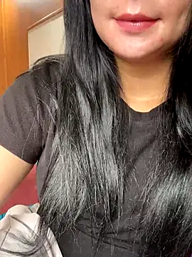 Snapshot of violet-00 chatting on September 27, 2025, 2:18 am violet-00 online show from September 27, 2025, 2:18 am