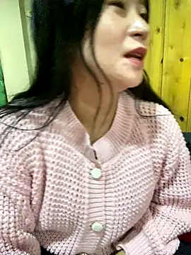 Snapshot of violet-00 chatting on October 9, 2025, 1:50 am violet-00 online show from October 9, 2025, 1:50 am