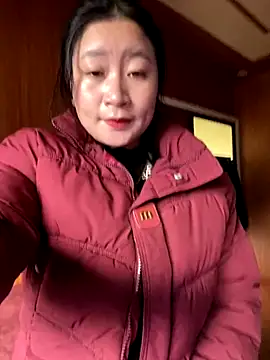 violet-00 online show from December 19, 2025, 1:31 am