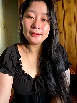 Snapshot of violet-00 chatting on October 13, 2025, 12:56 am violet-00 online show from October 13, 2025, 12:56 am