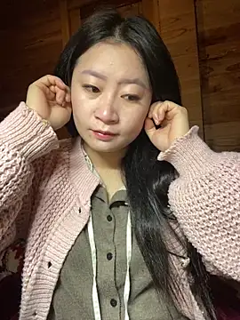 violet-00 online show from February 3, 2026, 1:38 am