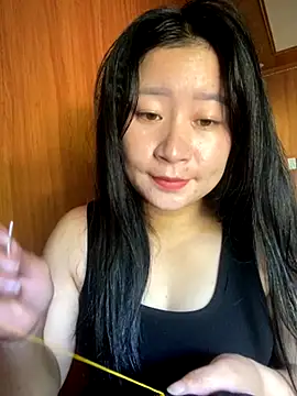 Snapshot of violet-00 chatting on October 5, 2025, 1:40 am violet-00 online show from October 5, 2025, 1:40 am