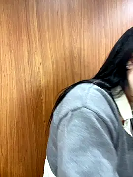 Snapshot of violet-00 chatting on October 12, 2025, 1:18 am violet-00 online show from October 12, 2025, 1:18 am