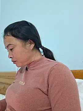 xuxulovezz online show from January 14, 2026, 12:09 pm