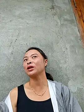 xuxulovezz online show from October 6, 2025, 1:29 am