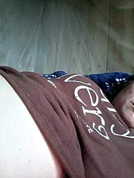 xuxulovezz online show from March 31, 2026, 5:20 am