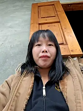 helenzz online show from November 18, 2025, 5:11 am