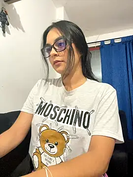 Snapshot of Selene_Wings22 chatting on November 16, 2025, 1:54 am Selene Wings22 online show from November 16, 2025, 1:54 am