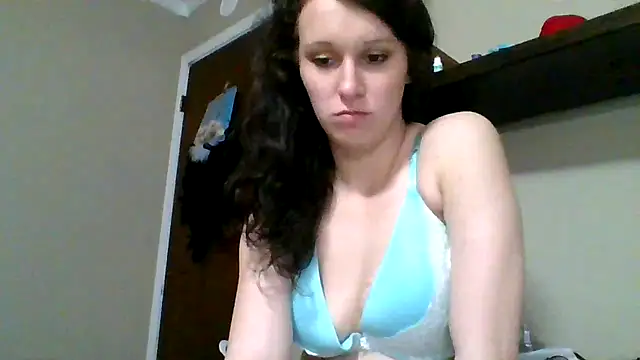 Snapshot of brunettebabexo3 chatting on February 18, 2026, 11:01 pm brunettebabexo3 online show from February 18, 2026, 11:01 pm